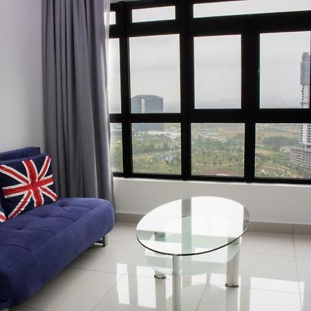 Ashton Meridin Suites Nusajaya  Exterior foto