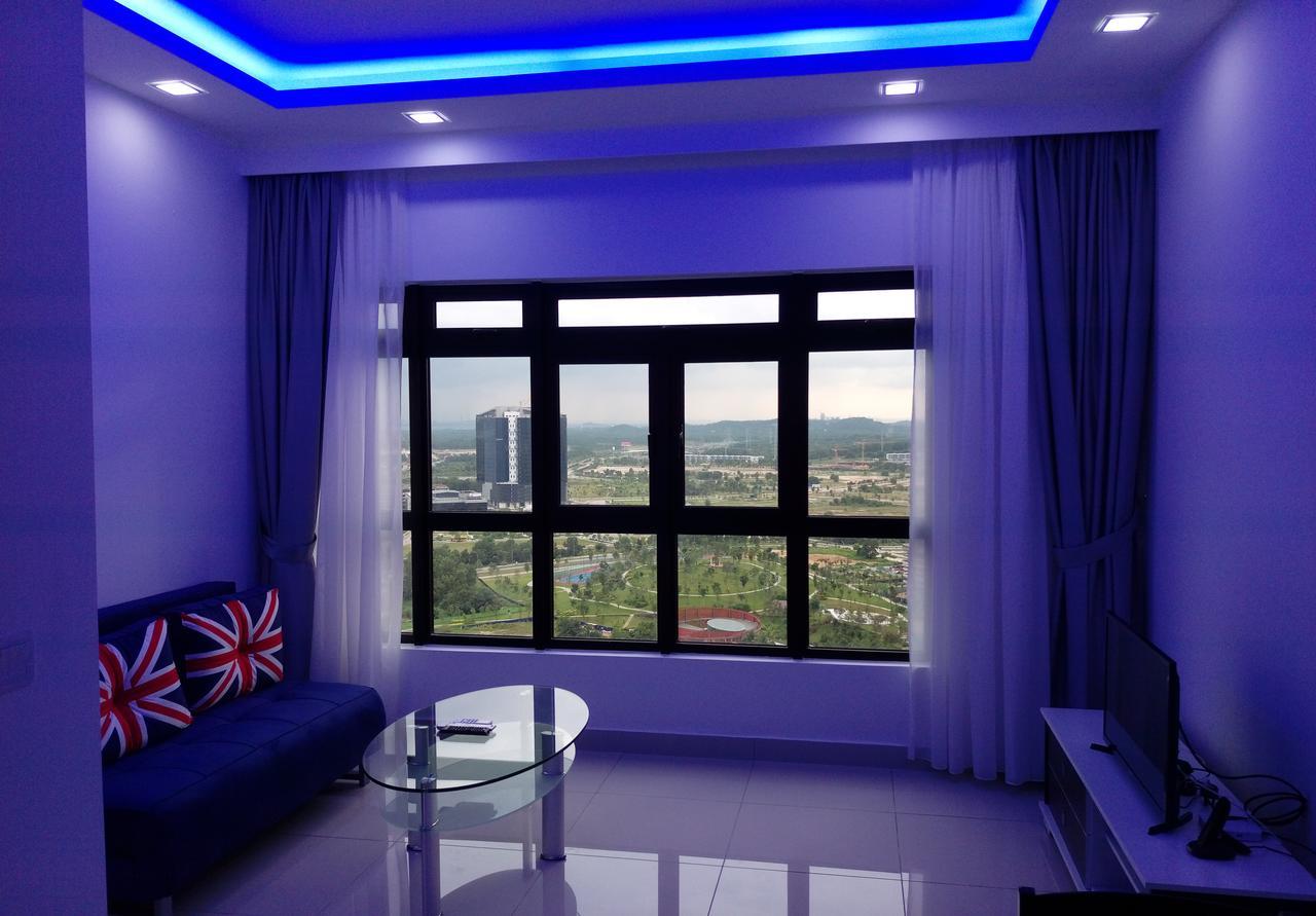 Ashton Meridin Suites Nusajaya  Exterior foto