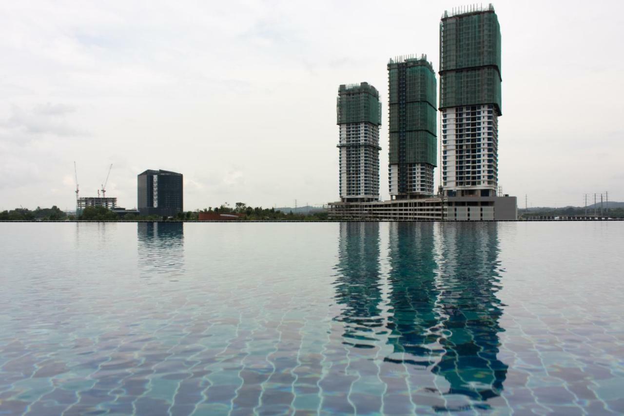 Ashton Meridin Suites Nusajaya  Exterior foto